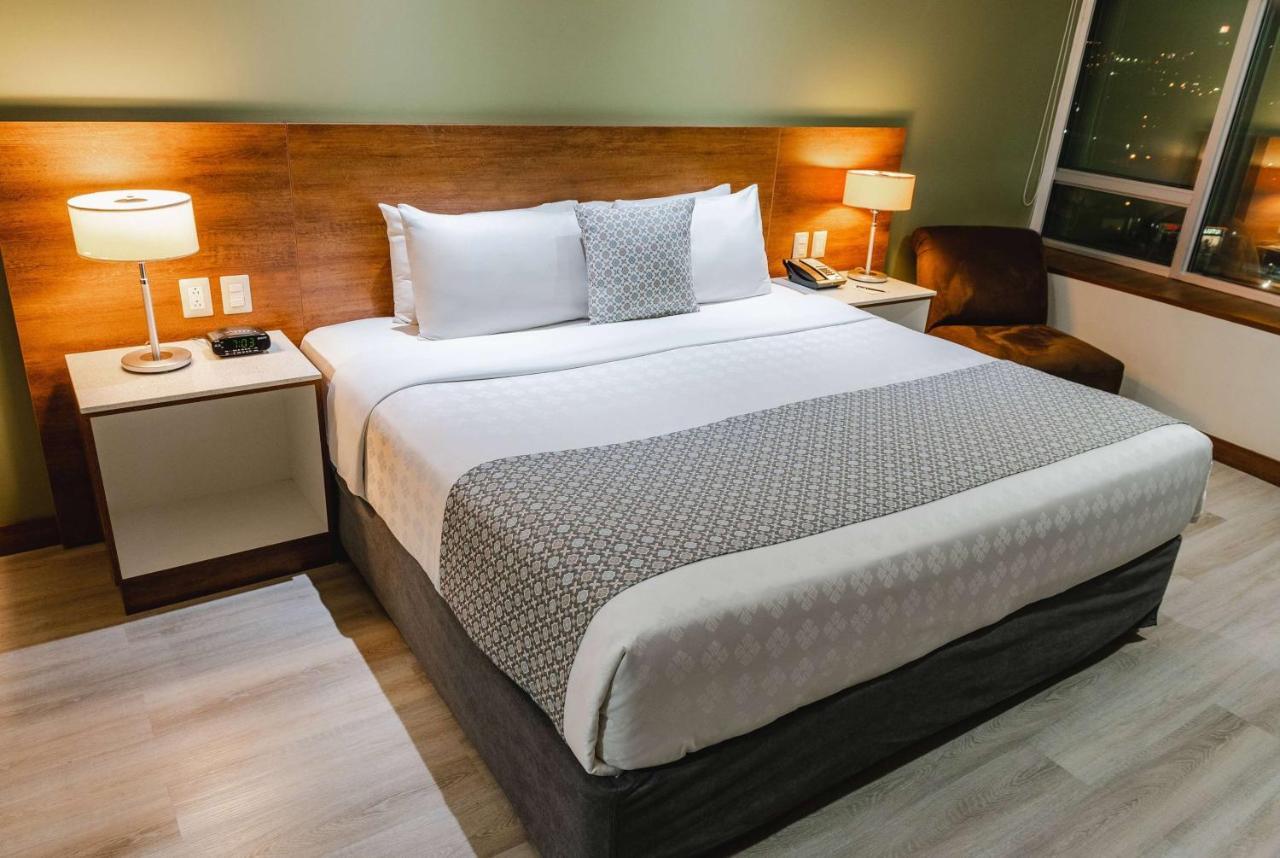 Wyndham Garden Guayaquil Hotel Екстериор снимка