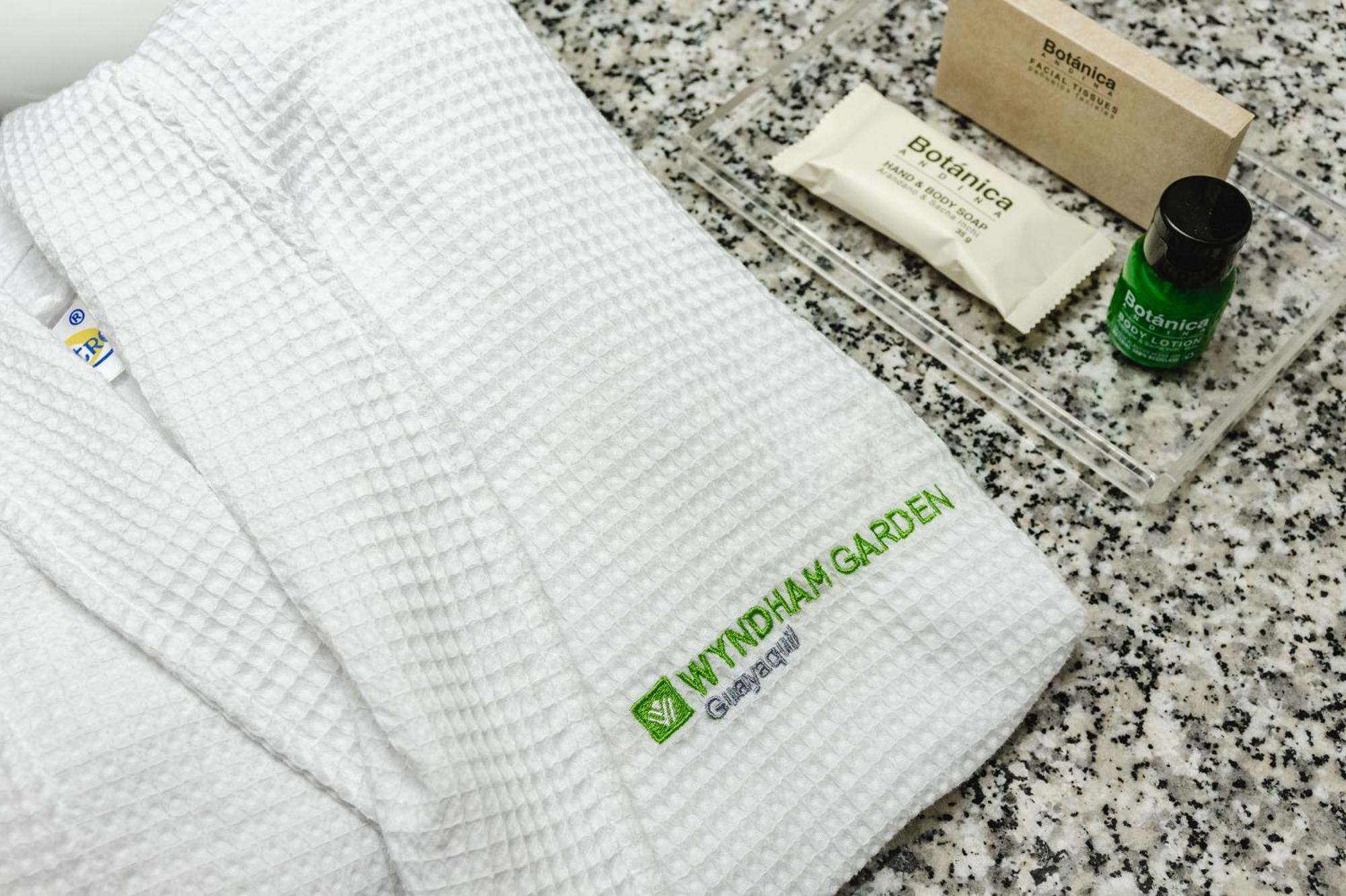 Wyndham Garden Guayaquil Hotel Екстериор снимка