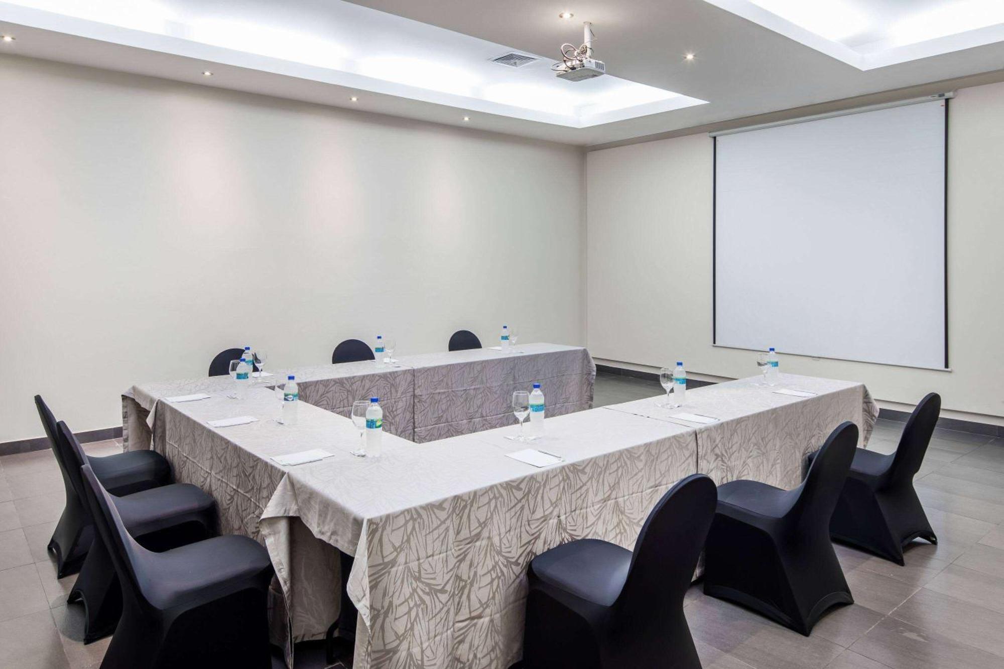 Wyndham Garden Guayaquil Hotel Екстериор снимка
