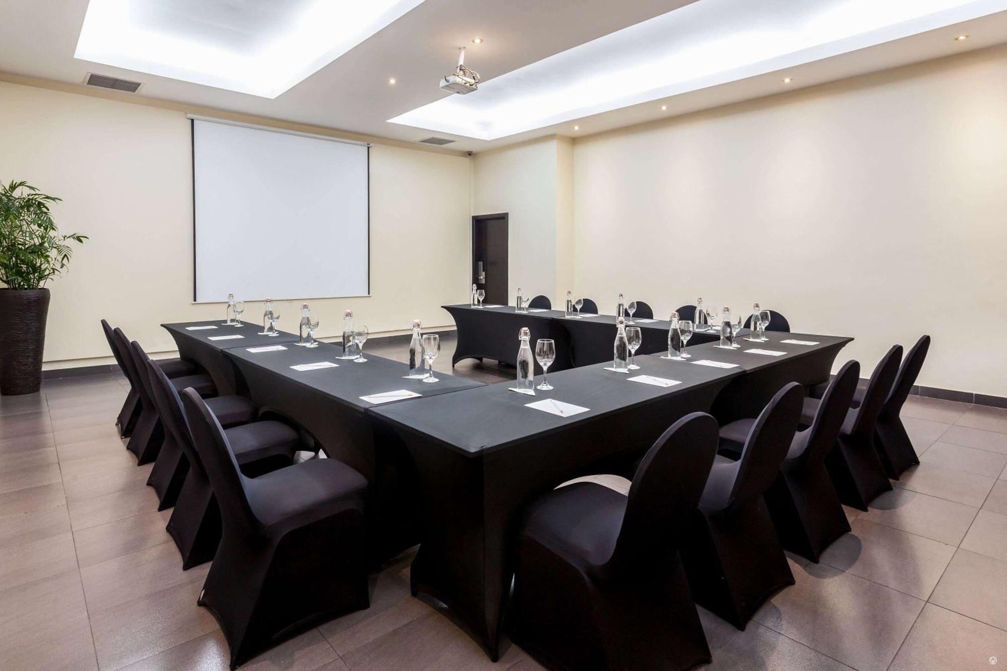 Wyndham Garden Guayaquil Hotel Екстериор снимка