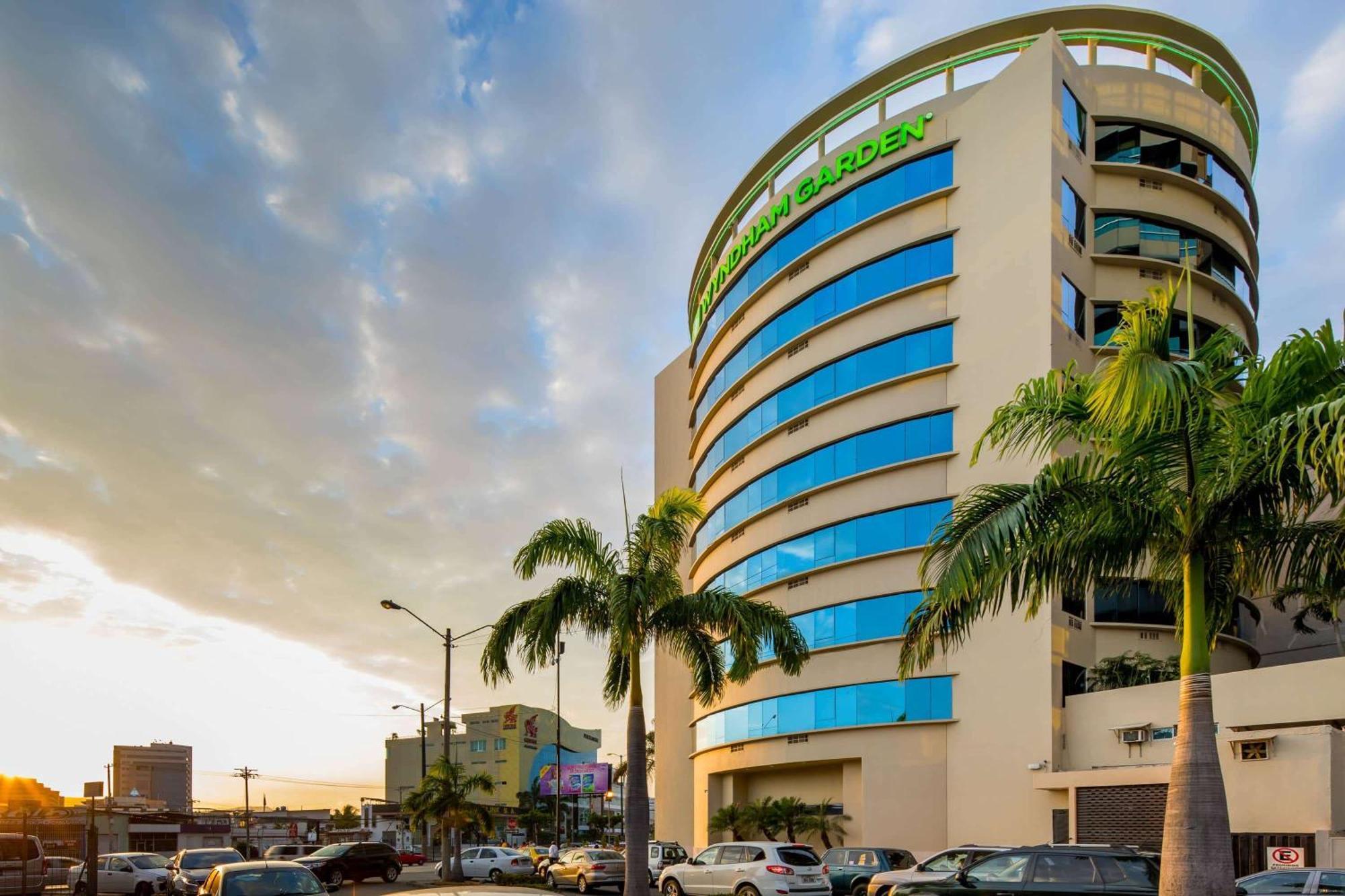 Wyndham Garden Guayaquil Hotel Екстериор снимка