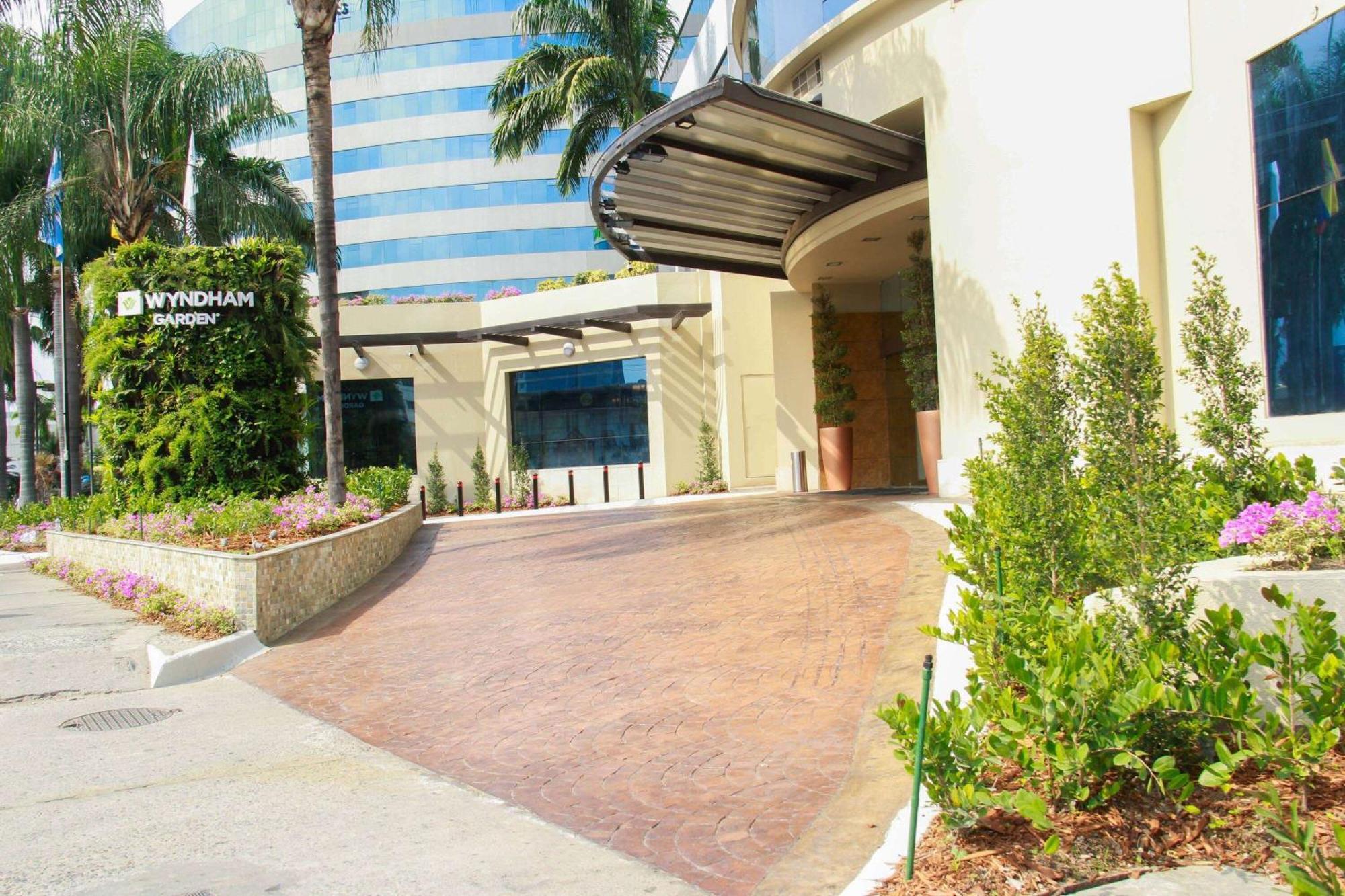 Wyndham Garden Guayaquil Hotel Екстериор снимка