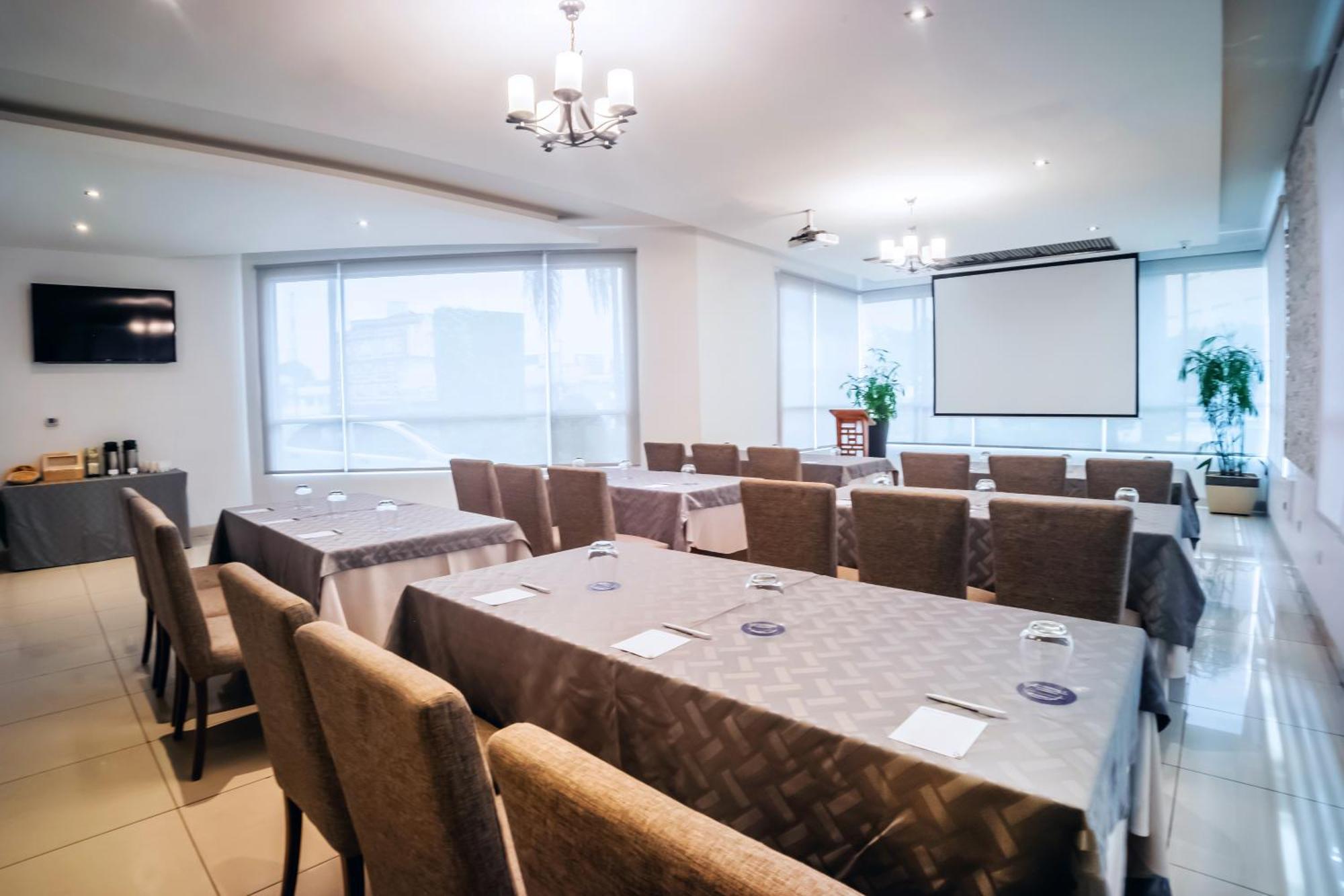 Wyndham Garden Guayaquil Hotel Екстериор снимка