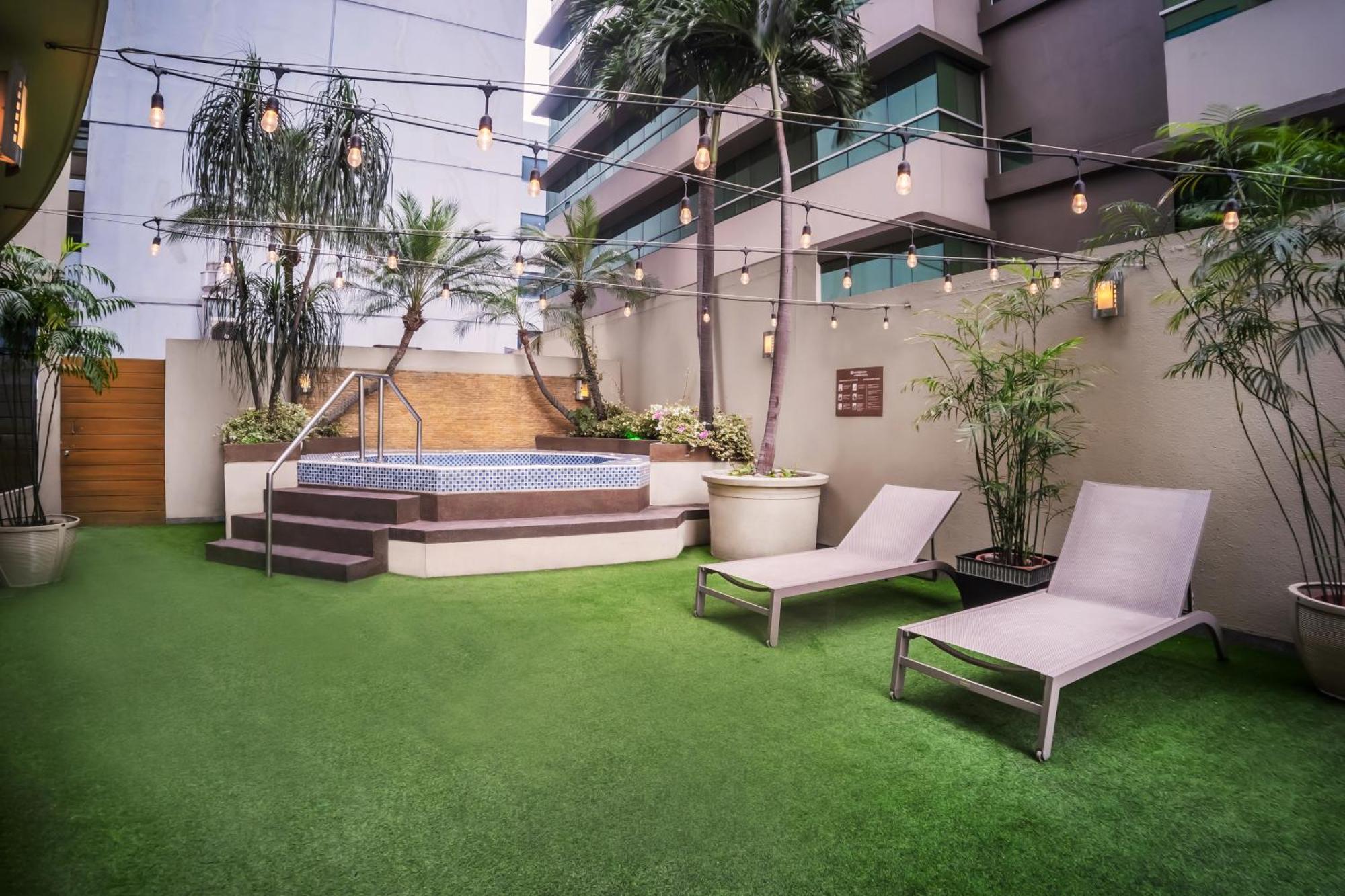 Wyndham Garden Guayaquil Hotel Екстериор снимка