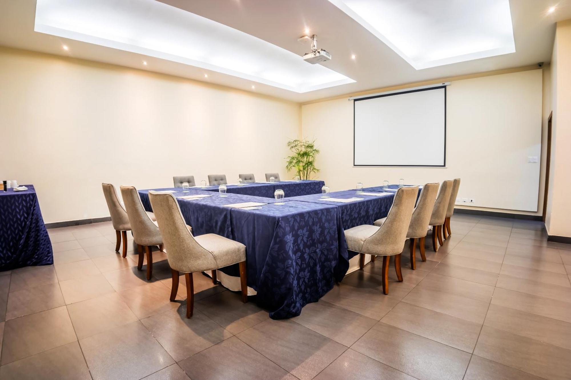 Wyndham Garden Guayaquil Hotel Екстериор снимка