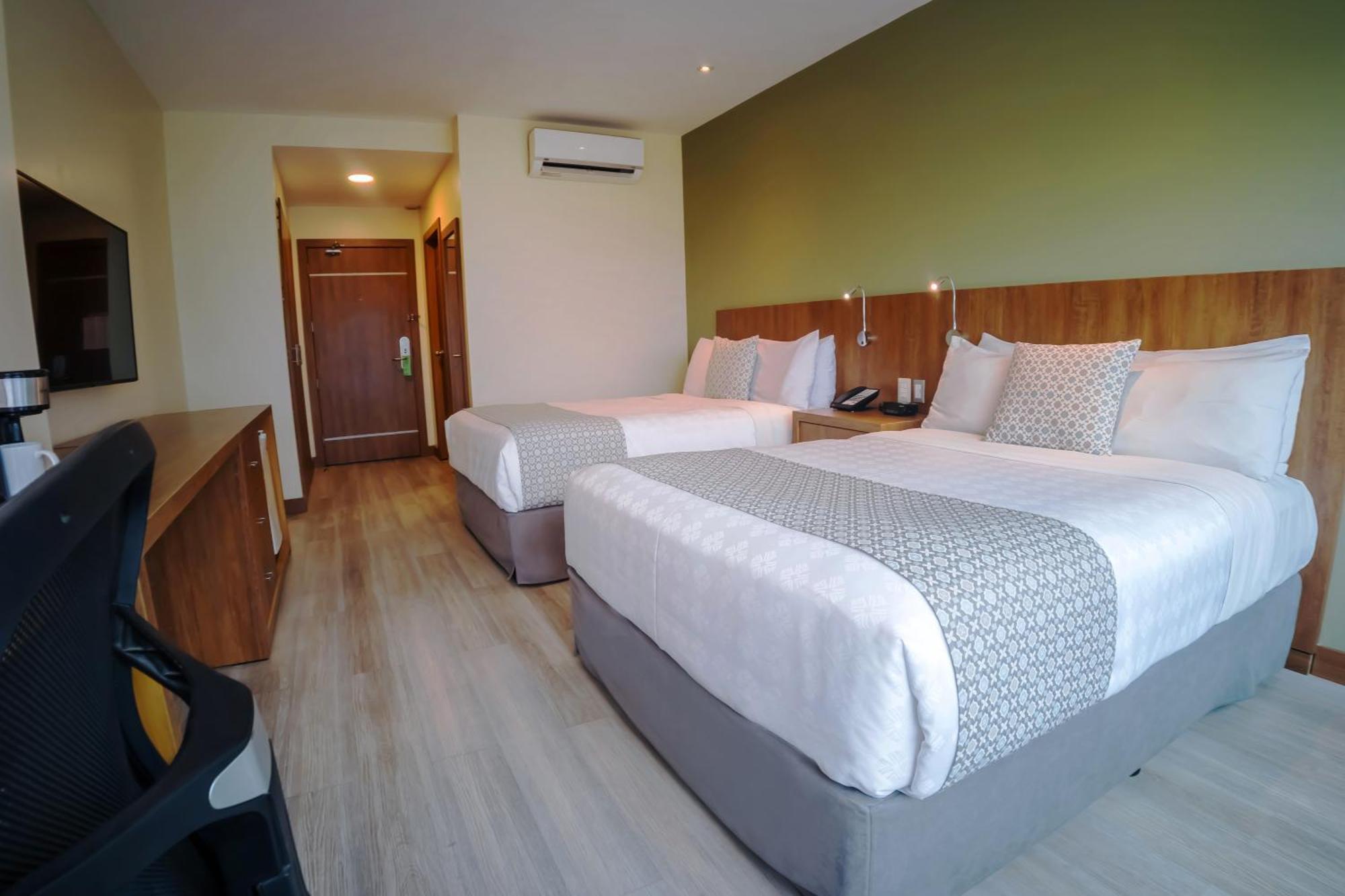 Wyndham Garden Guayaquil Hotel Екстериор снимка