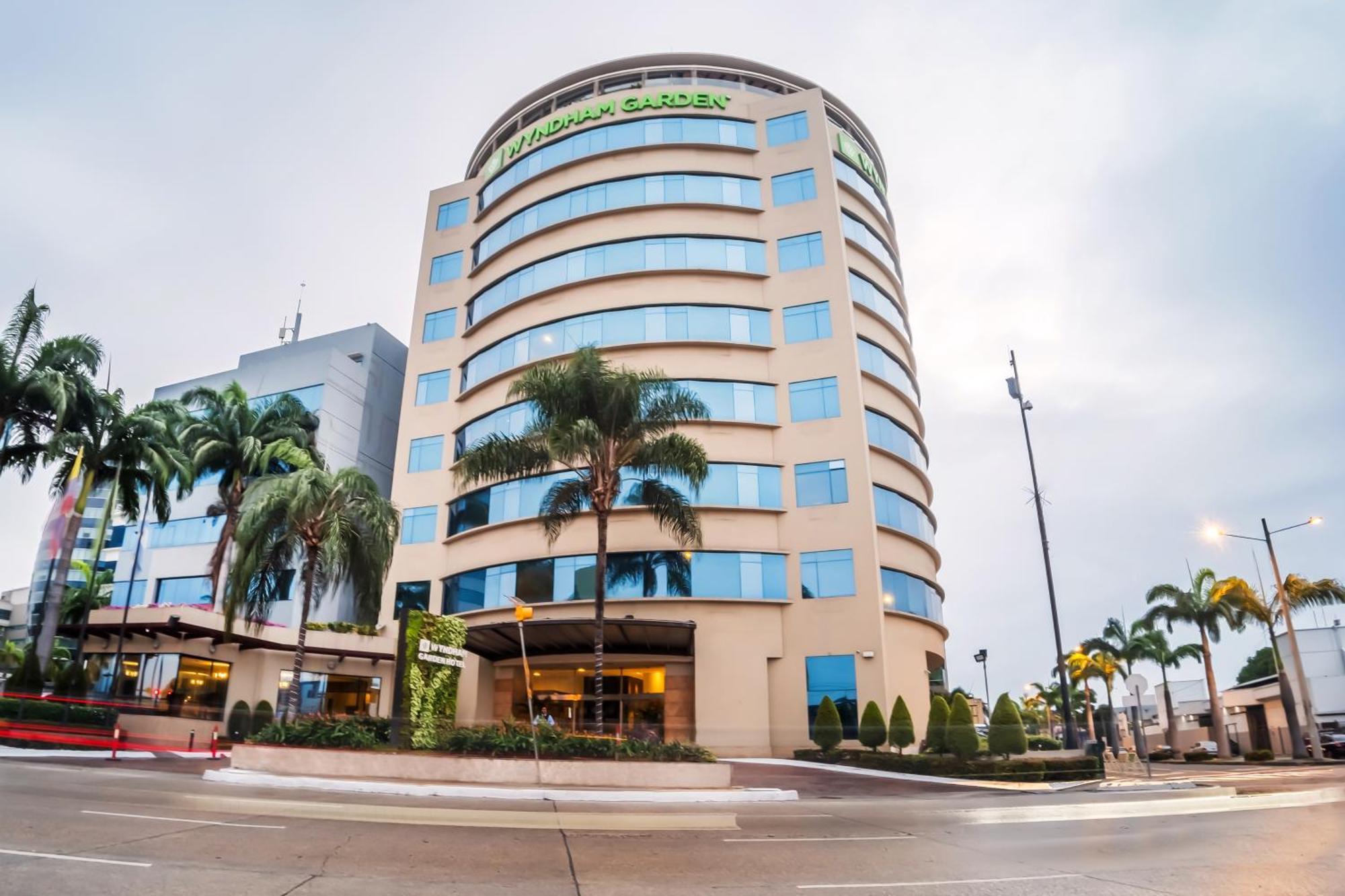 Wyndham Garden Guayaquil Hotel Екстериор снимка